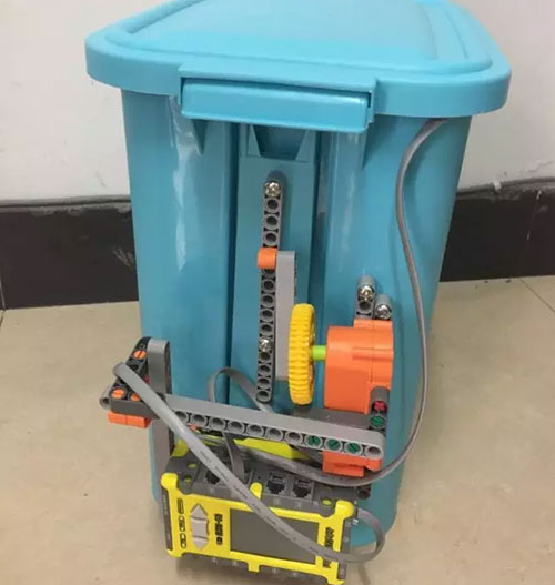 智能果殼箱，智慧出紙機(jī)……孩子們讓生活更智能！