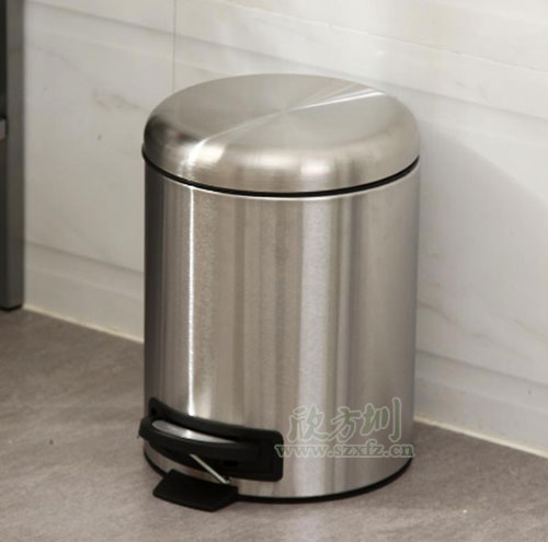 武漢市8萬多不銹鋼腳踏式垃圾桶讓你“免抬貴手”